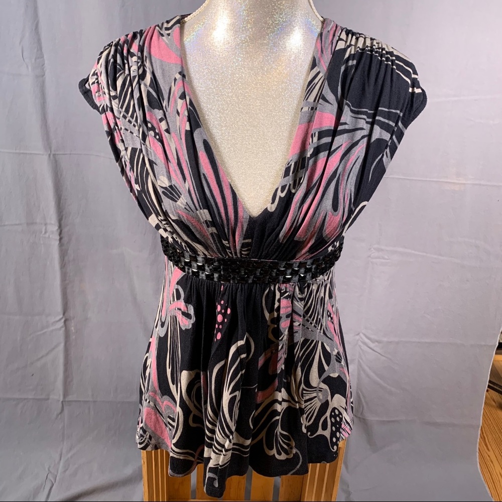 Express Black Graphic Top w/Rhinestone detail (S) - Picture 2 of 16
